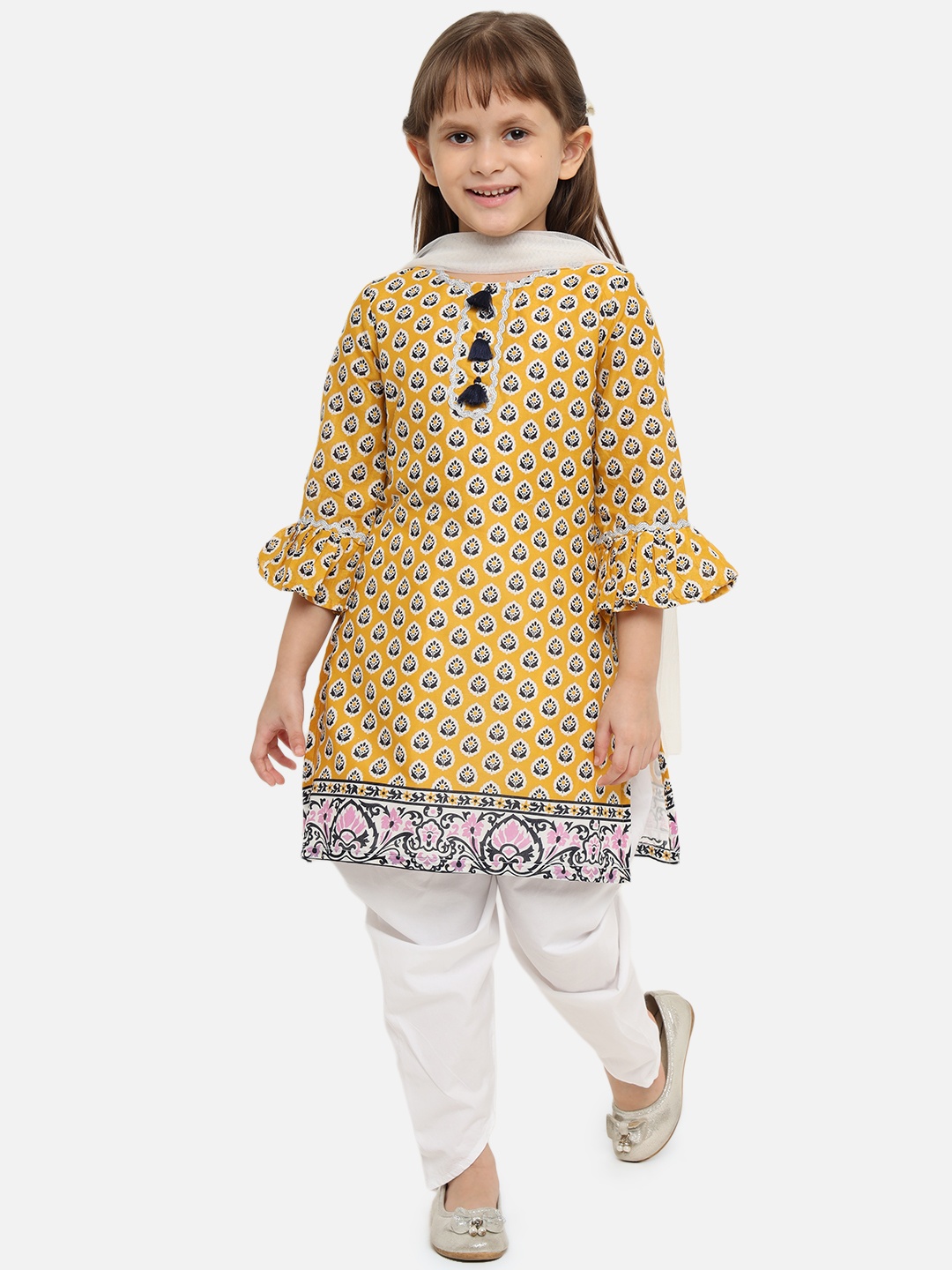 

Nauti Nati Girls Yellow Printed Kurti with Dhoti Pants