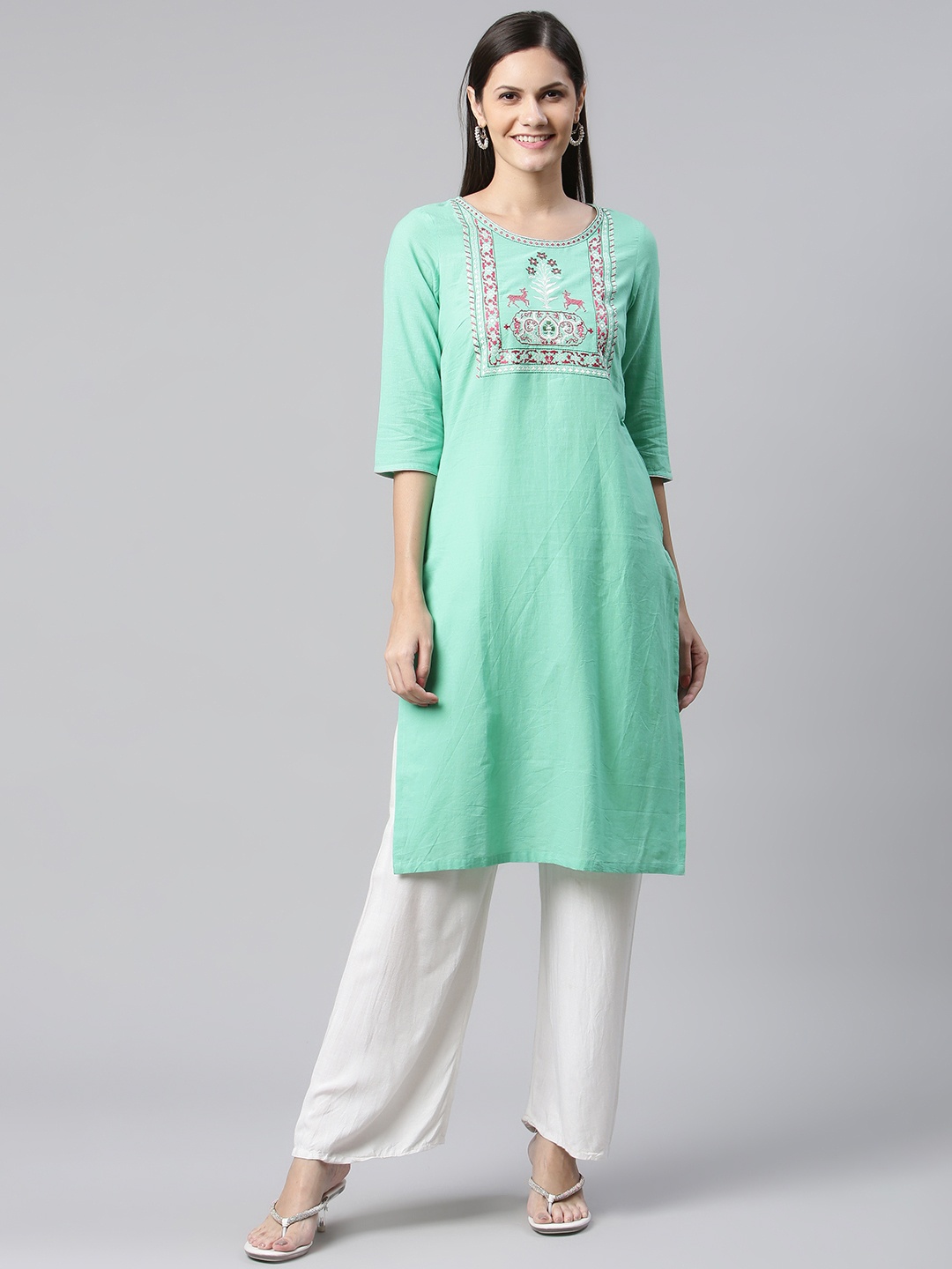 

AURELIA Women Sea Green & White Ethnic Motifs Embroidered Thread Work Kurta