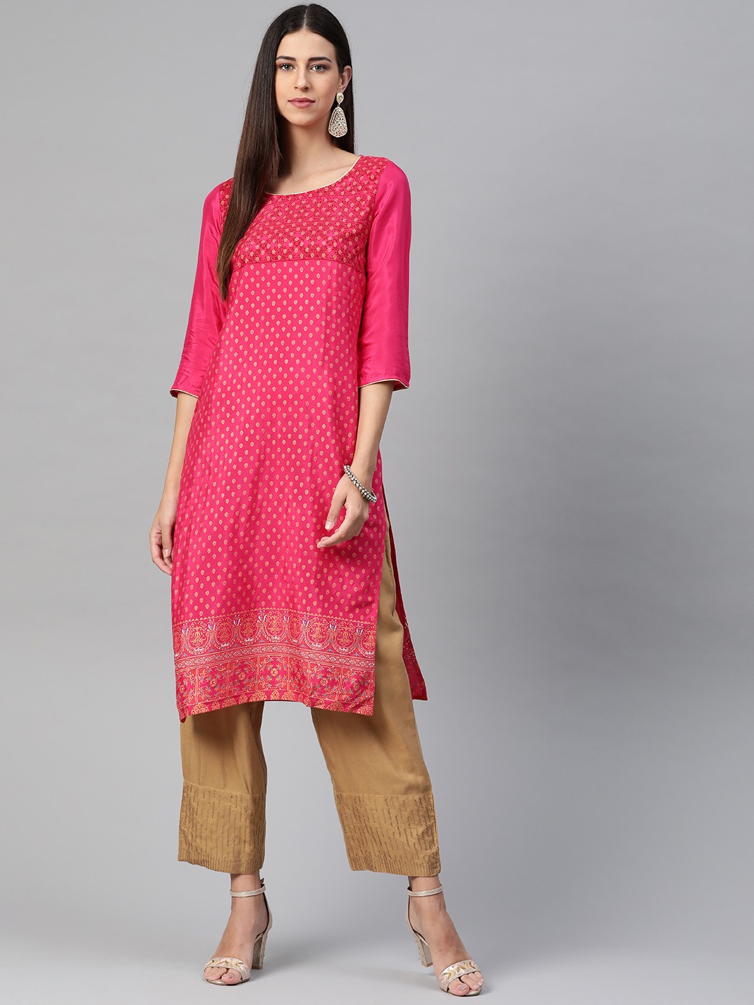 

AURELIA Women Pink & Golden Geometric Printed Kurta