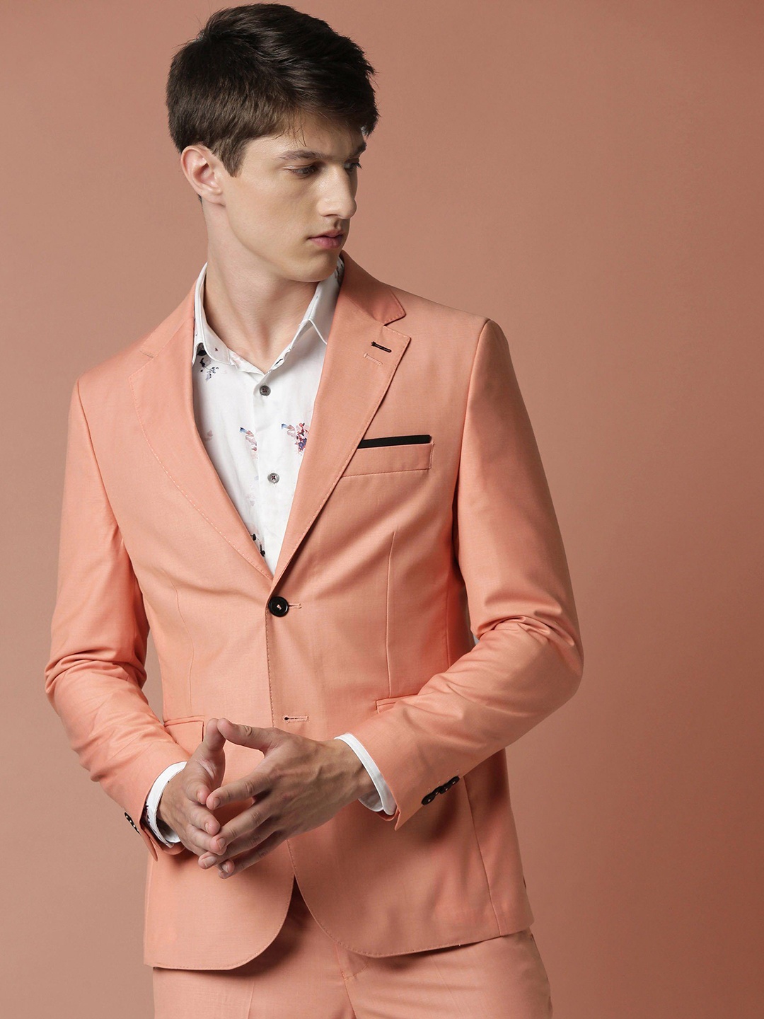 

RARE RABBIT Men Ablaze Slim Fit Solid Single-Breasted Blazer, Peach