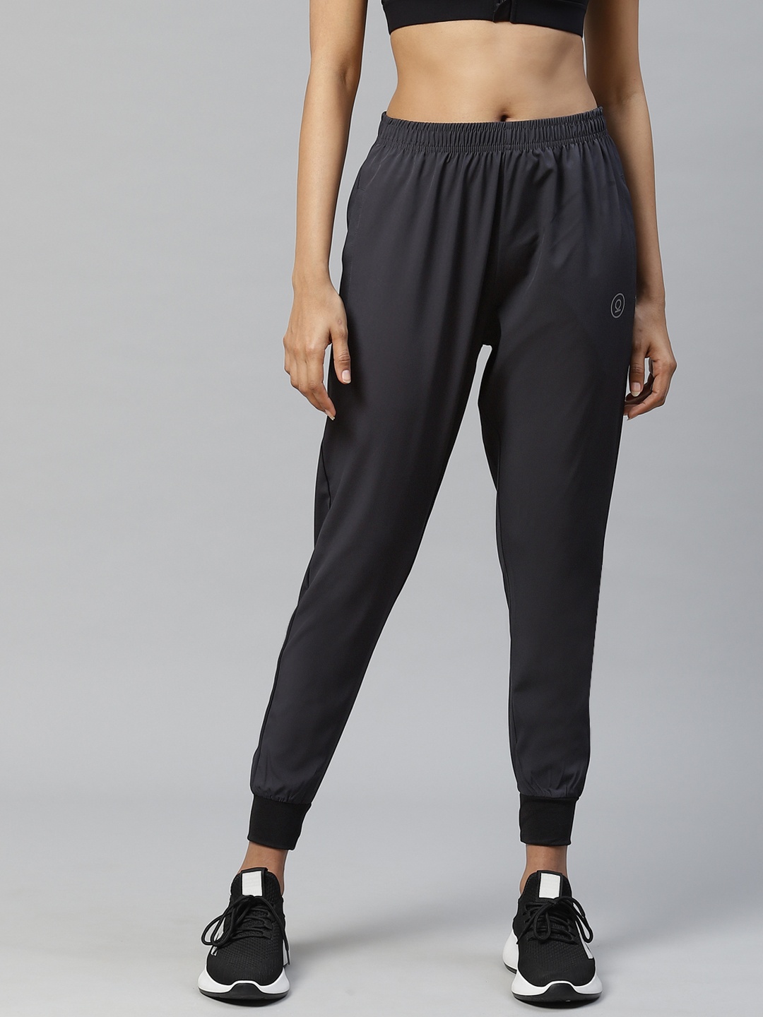 

CHKOKKO Women Charcoal Grey Solid Slim Fit Cropped Workout Joggers