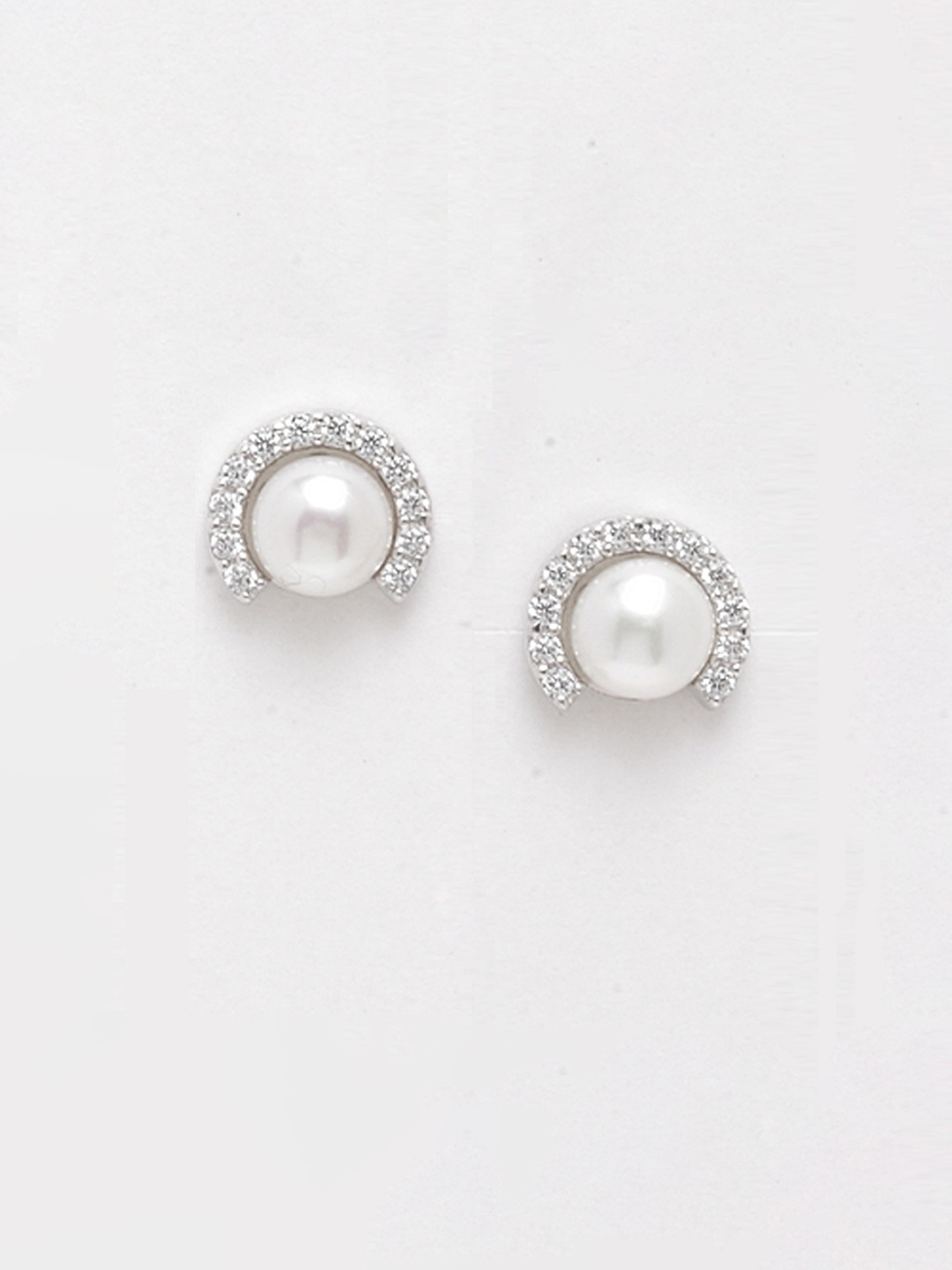 

Clara Silver-Toned Circular Studs