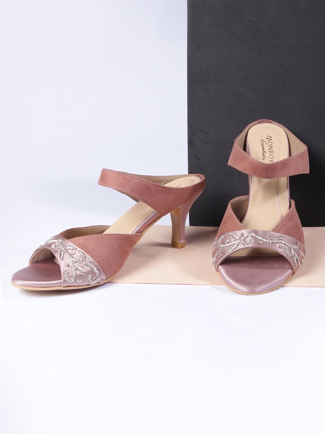 

Monrow Women Nude-Coloured & Pink Woven Design Slim Heels