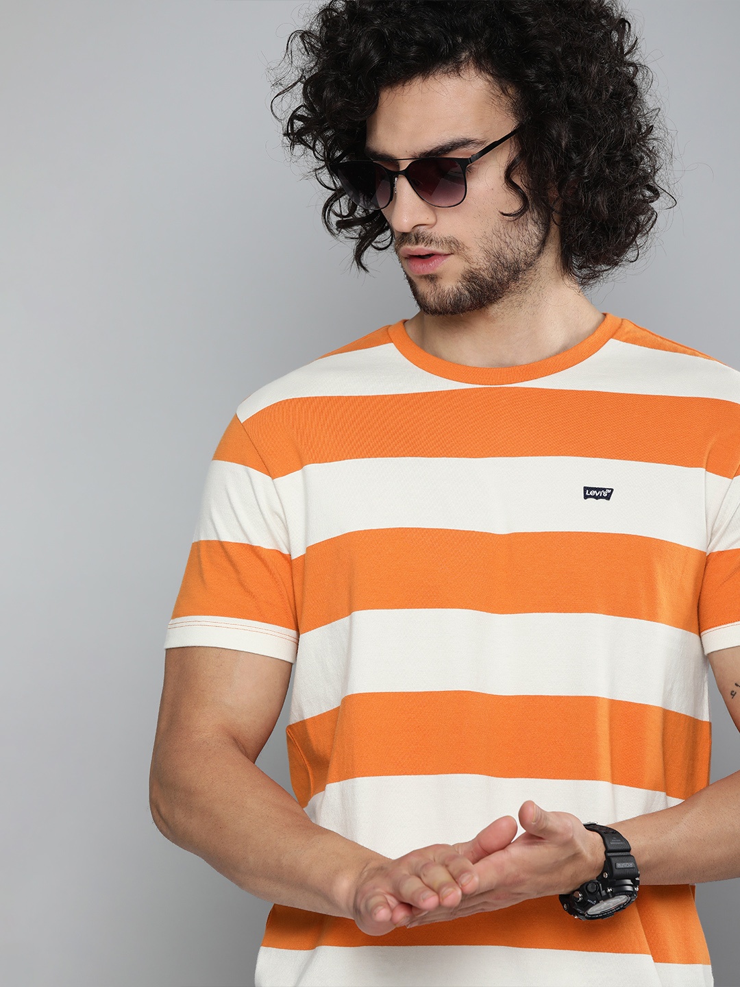 

Levis Men Orange Off-white Colourblocked Round Neck Pure Cotton T-shirt