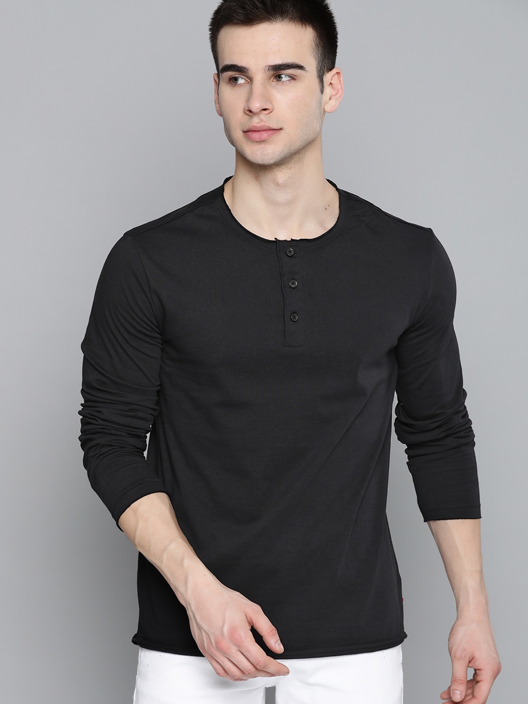 

Levis Men Black Pure Cotton Solid Henley Neck Pure Cotton T-shirt