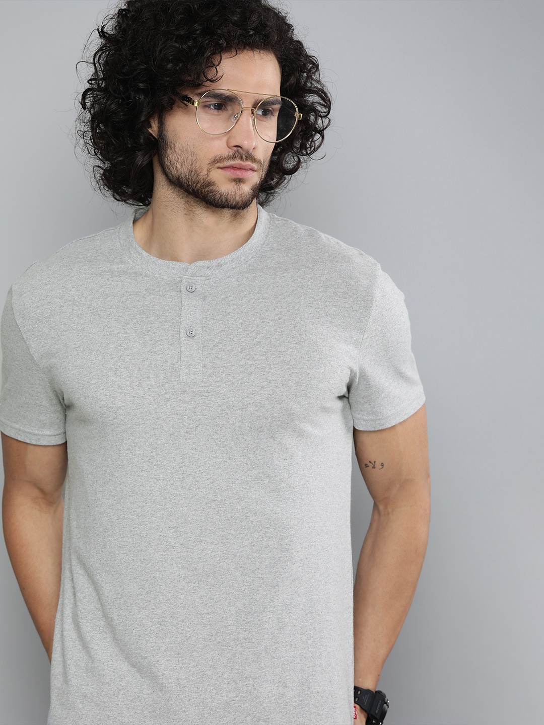 

Levis Men Grey Solid Pure Cotton Henley Neck Pure Cotton T-shirt