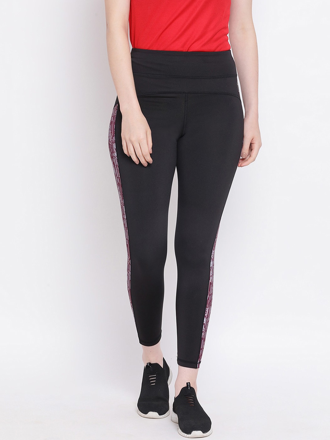

Spolei Women Black Solid Tights