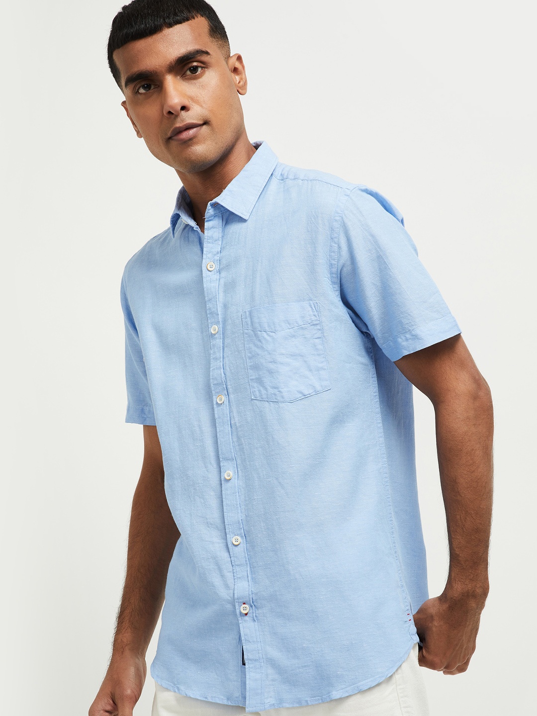 

max Men Blue Regular Fit Solid Casual Shirt
