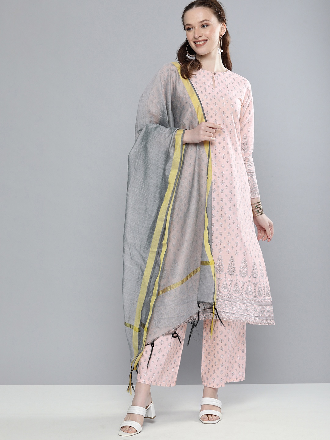 

Vishudh Women Pink & Grey Printed Kurta with Palazzos & Dupatta