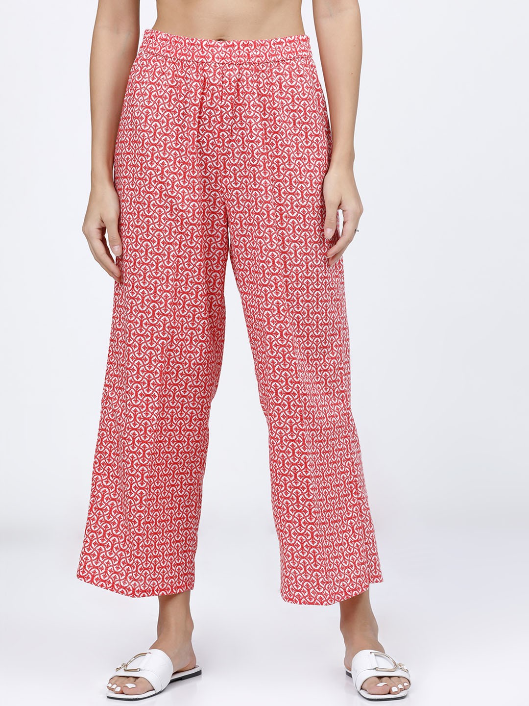 

Vishudh Women Pink & White Printed Straight Palazzos
