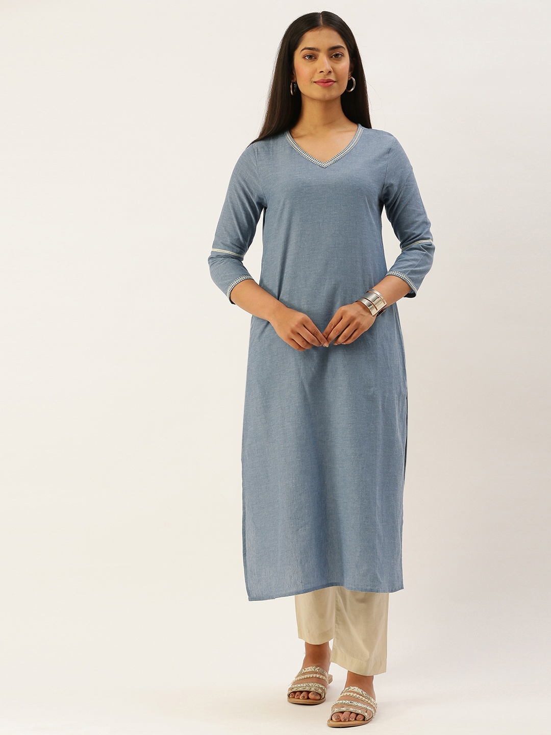 

AMUKTI Women Blue Solid V-Neck Roll-Up Sleeves Thread Work Detail Kurta