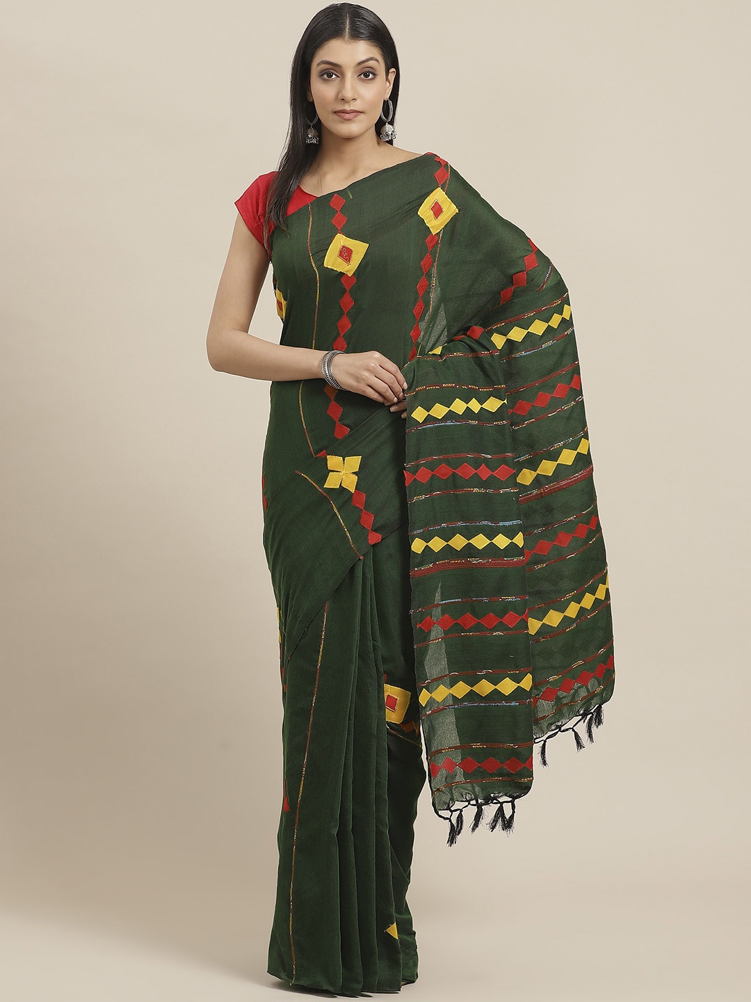 

swatika Green & Yellow Applique Detail Handloom Saree