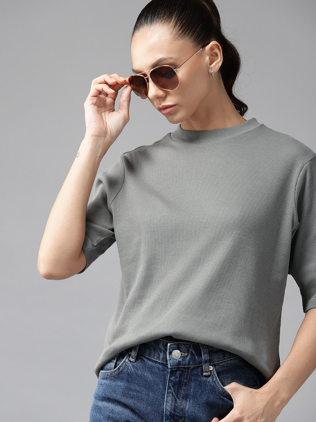 

Roadster Women Charcoal Grey Solid Knitted Top