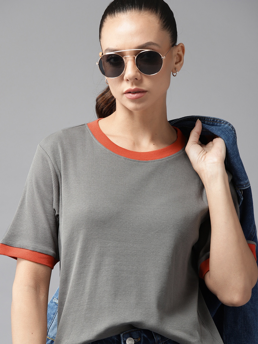 

Roadster Women Grey Solid Drop Shoulder Knitted Top