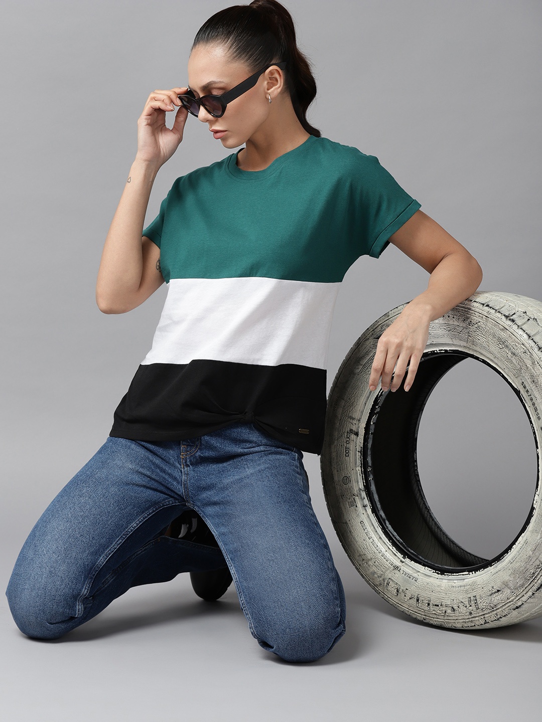 

Roadster Women Green & White Colourblocked Extended Sleeves Pure Cotton T-shirt