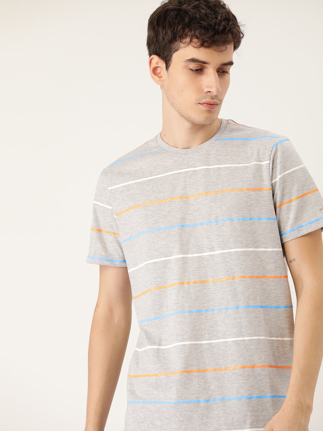 

ether Men Grey Melange Striped T-shirt