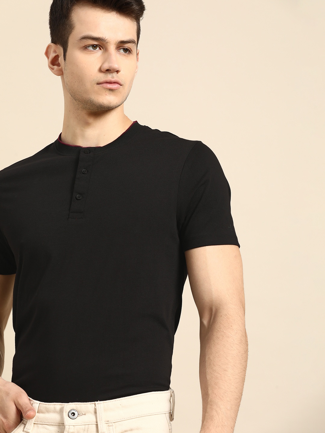 

ether Men Black Pure Cotton Solid Henley Neck Pure Cotton T-shirt