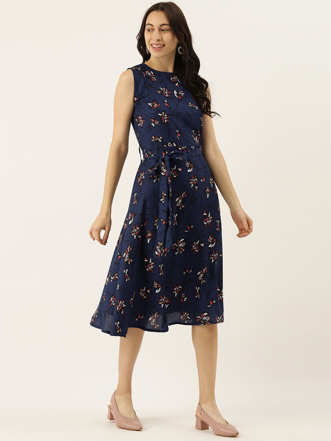 

Campus Sutra Women Navy Floral Print A-Line Dress, Navy blue