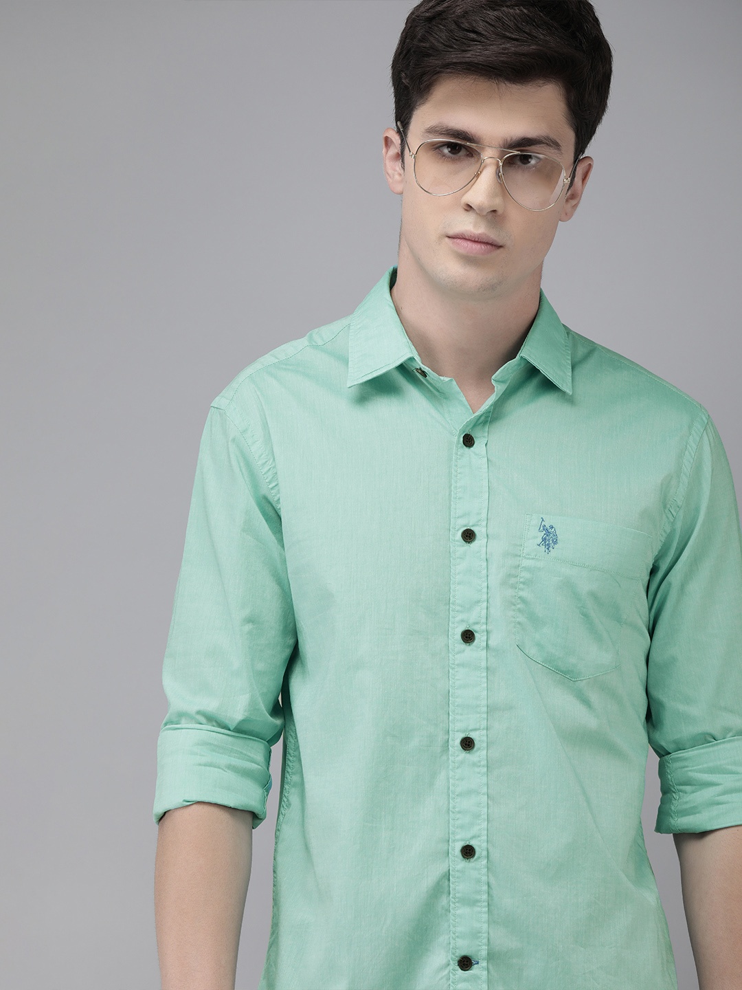

U.S. Polo Assn. Men Green Tailored Fit Solid Casual Shirt