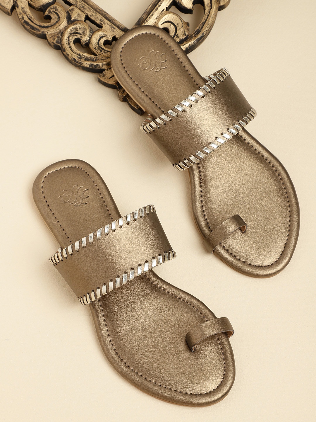 

House of Pataudi Women Bronze-Toned Solid Handcrafted One Toe Flats