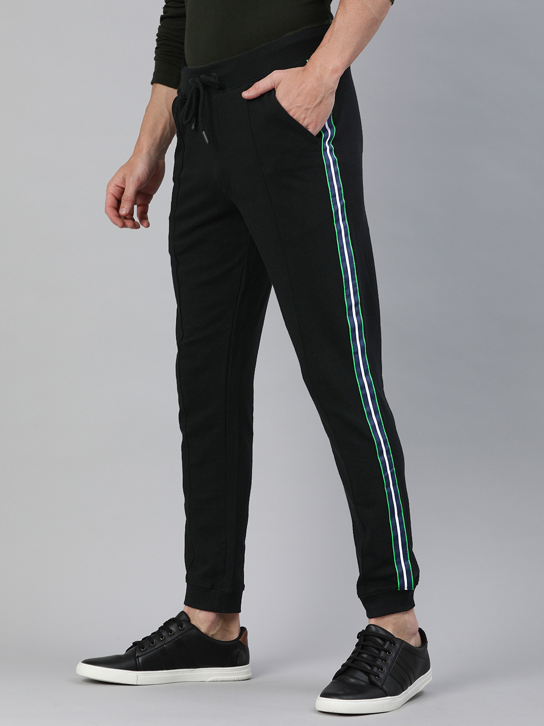 

WROGN Men Black Solid Slim Fit Side Striped Joggers