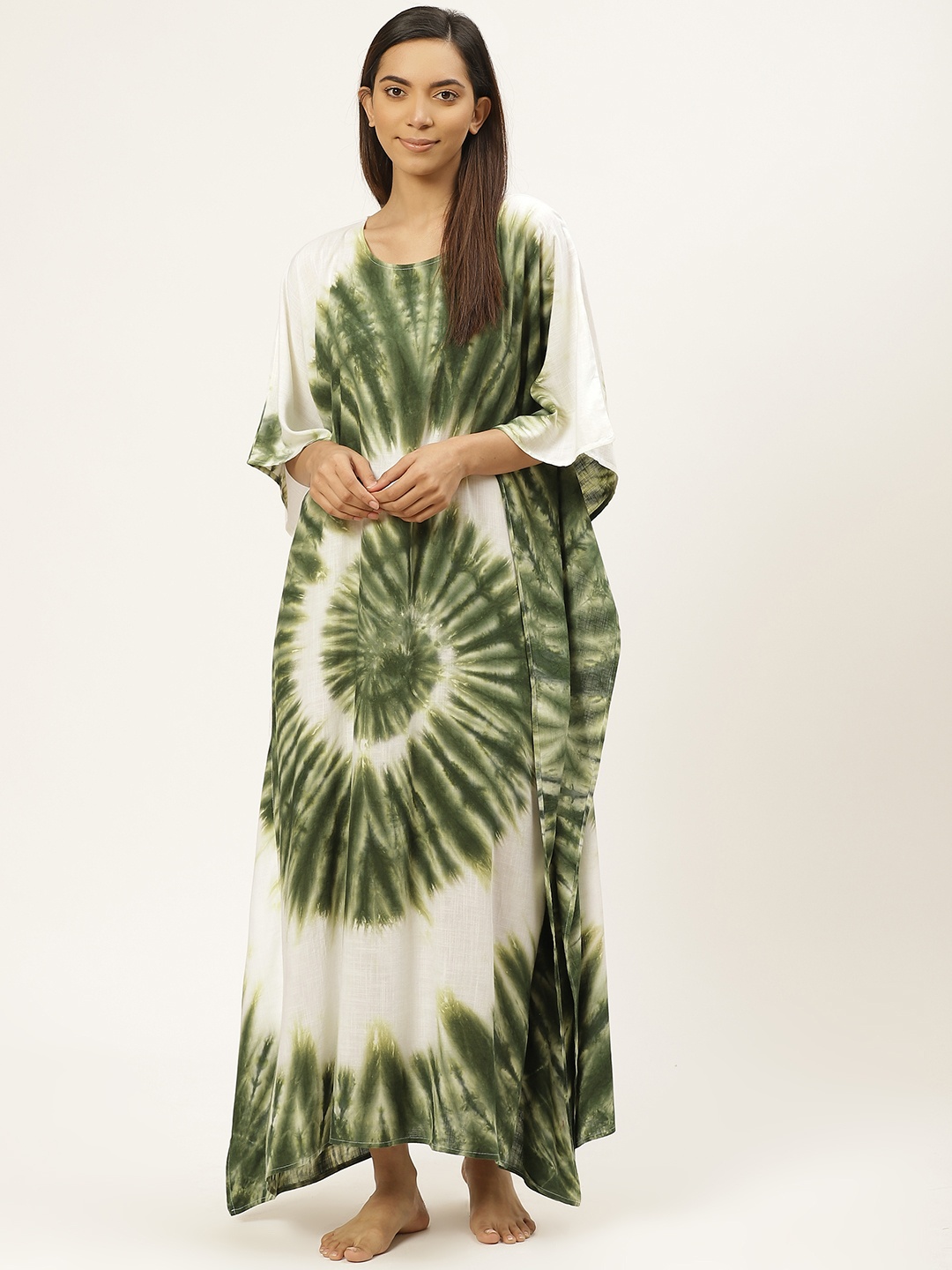 

Prakrti White & Green Dyed Cotton Kaftan Sustainable Nightdress