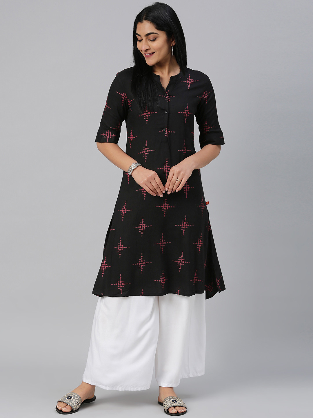 

Alena Women Black & Pink Printed Straight Kurta