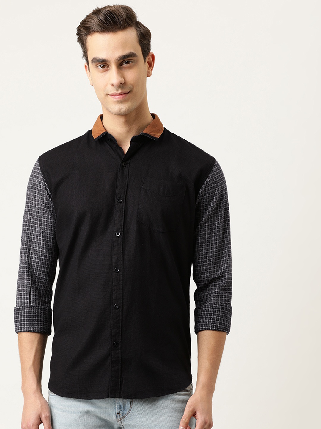 

Campus Sutra Men Black Regular Fit Solid Casual Shirt with Checked Sleeves