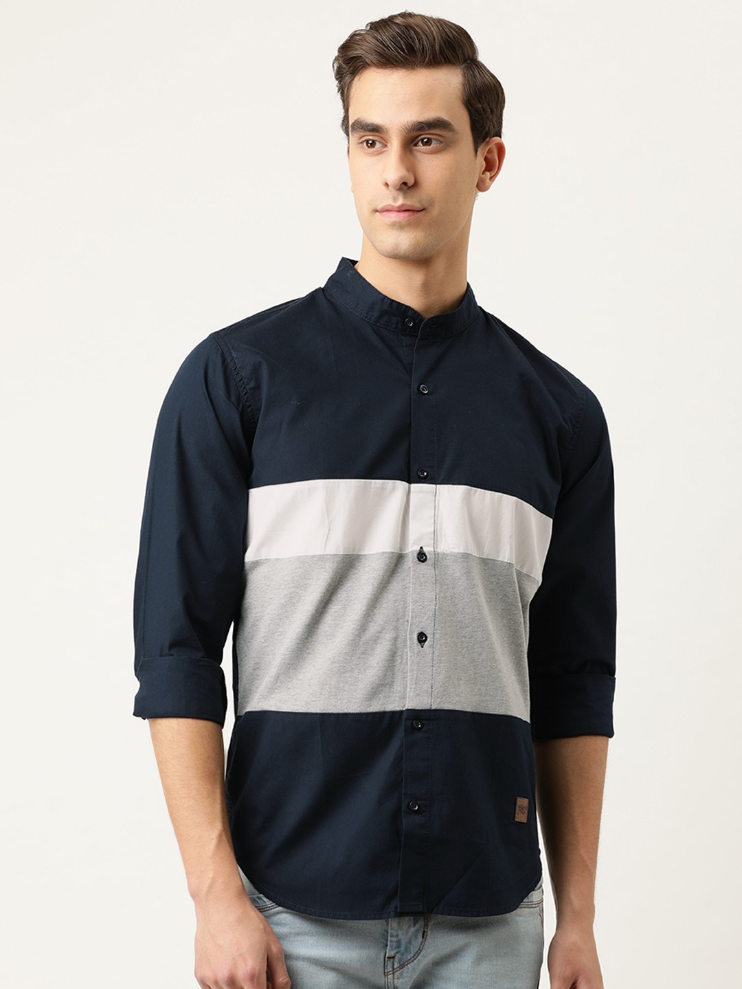 

Campus Sutra Men Navy Blue & White Regular Fit Colourblocked Casual Shirt