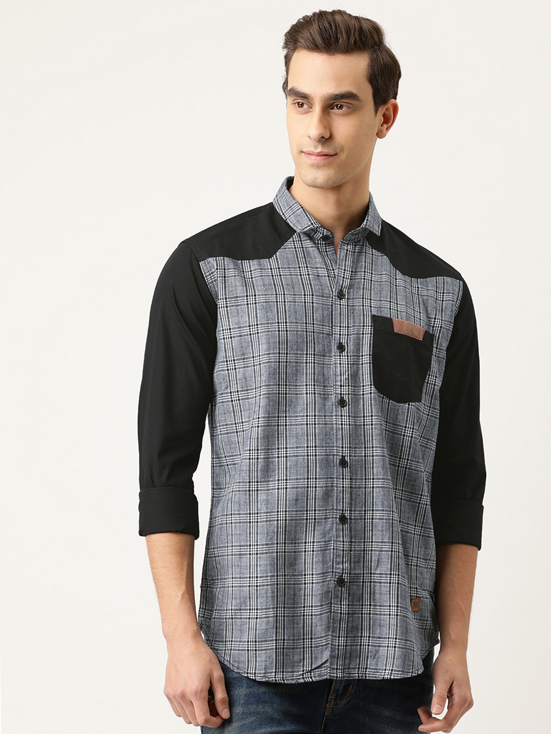 

Campus Sutra Men Grey & White Regular Fit Checked Casual Shirt with Contrast Pocket