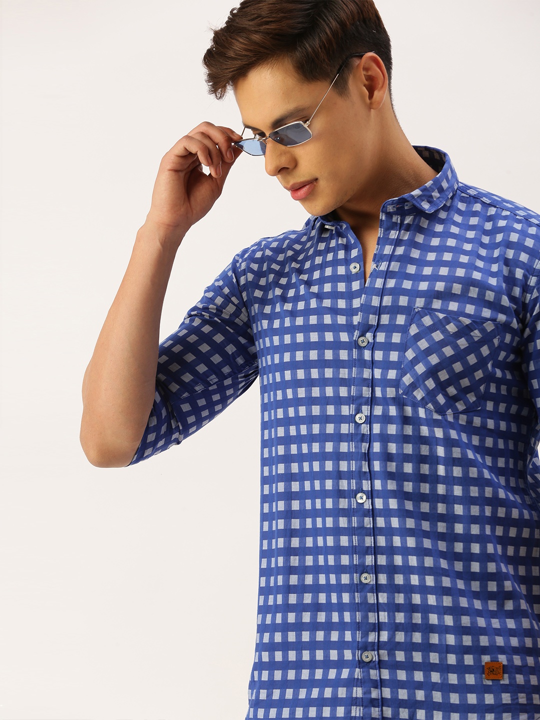 

Campus Sutra Men Blue & White Regular Fit Cotton Checked Casual Shirt