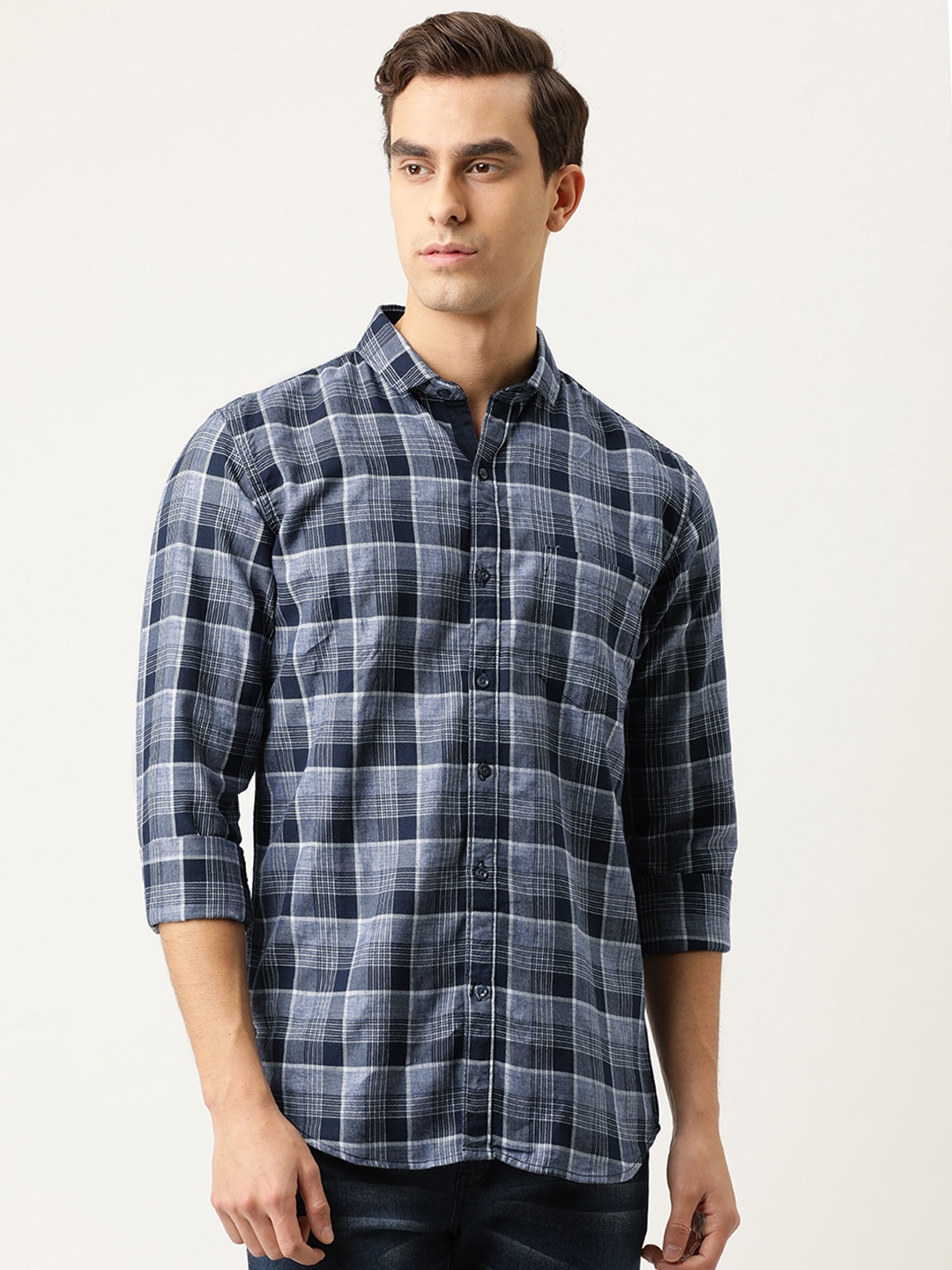 

Campus Sutra Men Navy Blue & White Regular Fit Checked Casual Shirt