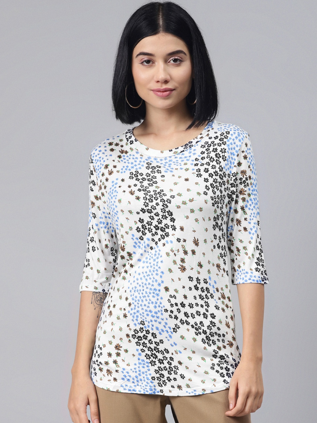 

Marks & Spencer Women White & Blue Floral Printed Round Neck Knitted T-shirt