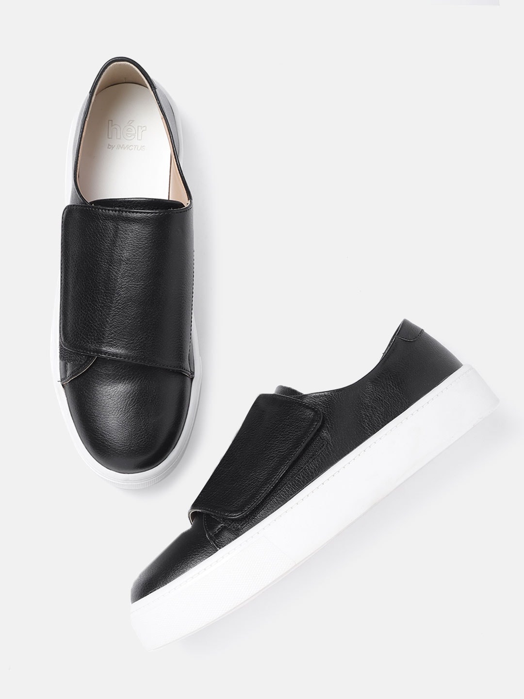 

her by invictus Women Black Flatform Sneakers