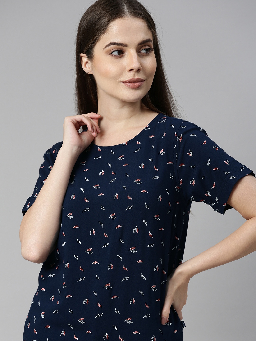 

Levis Navy Blue & White Printed Regular Top