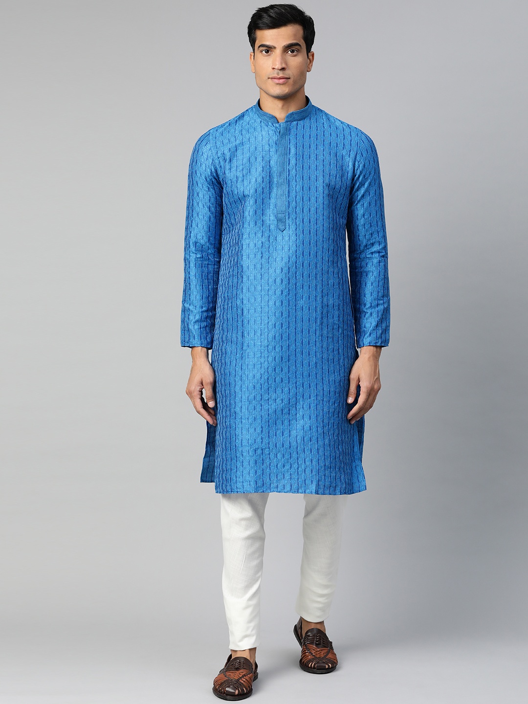 

Manthan Men Blue Striped Straight Kurta with Thread Work