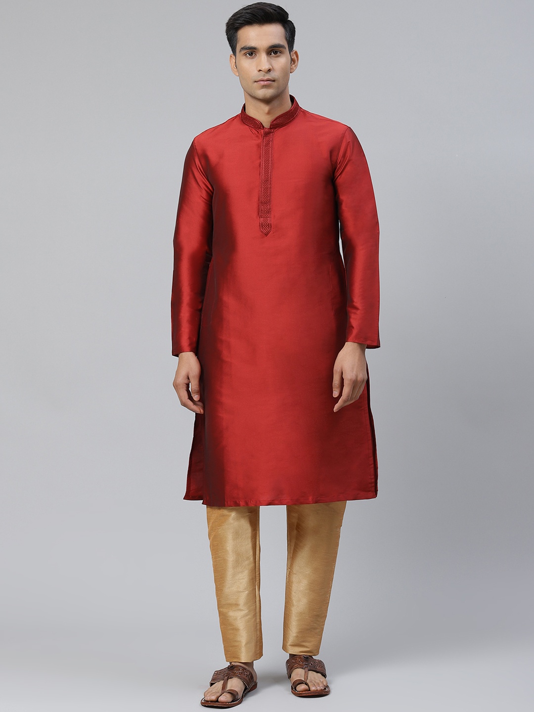 

Manthan Men Maroon Solid Straight Kurta