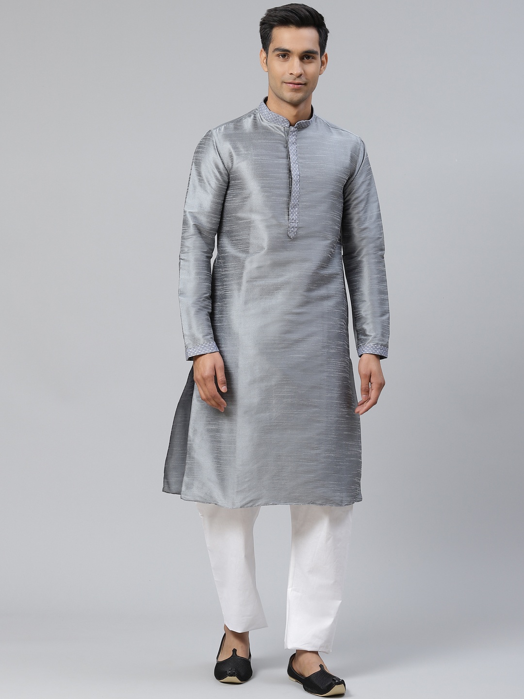 

Manthan Men Grey Solid Straight Kurta