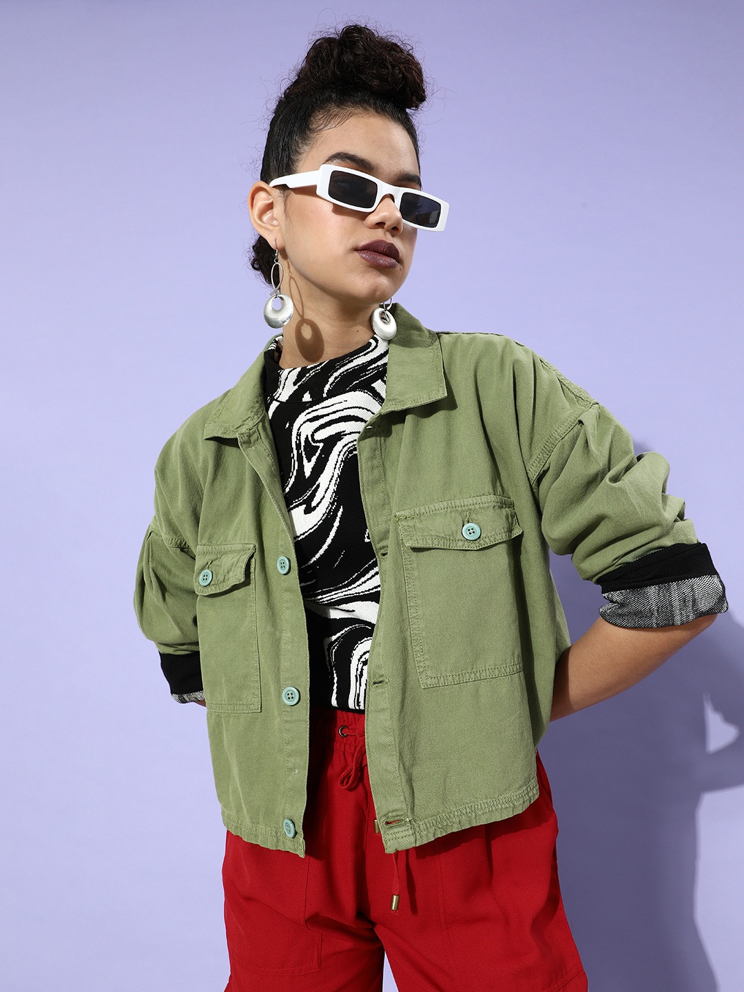 

DressBerry Women Gorgeous Green Solid Cropped Jacket