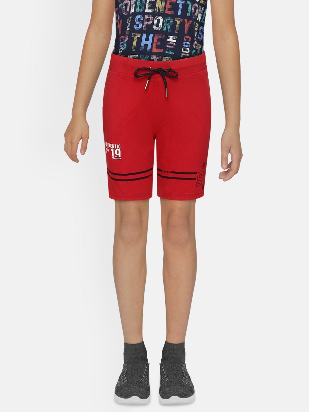 

Monte Carlo Boys Maroon Solid Regular Fit Shorts with Printed Detail
