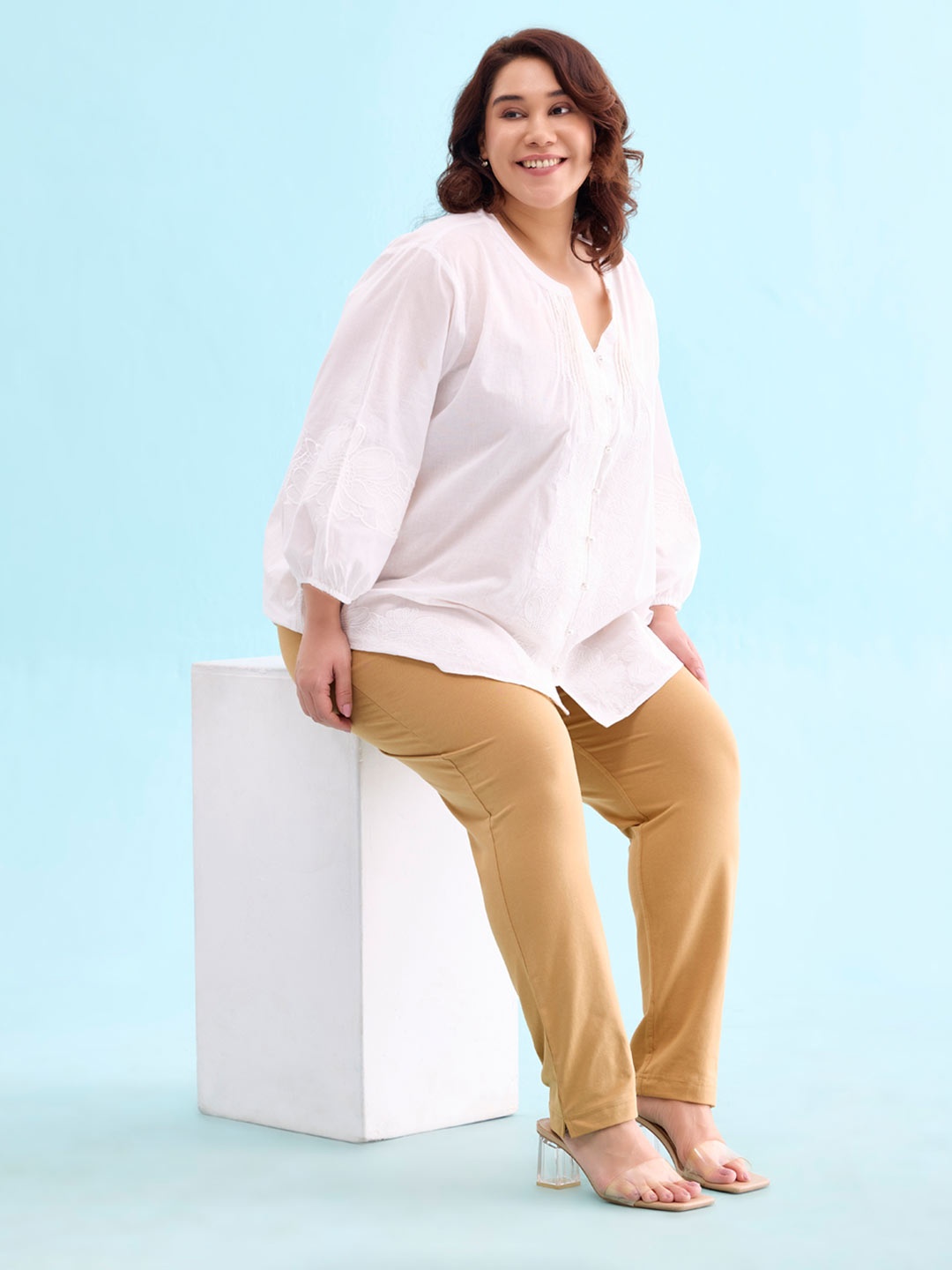 

Go Colors Women Beige Regular Fit Solid Regular Trousers