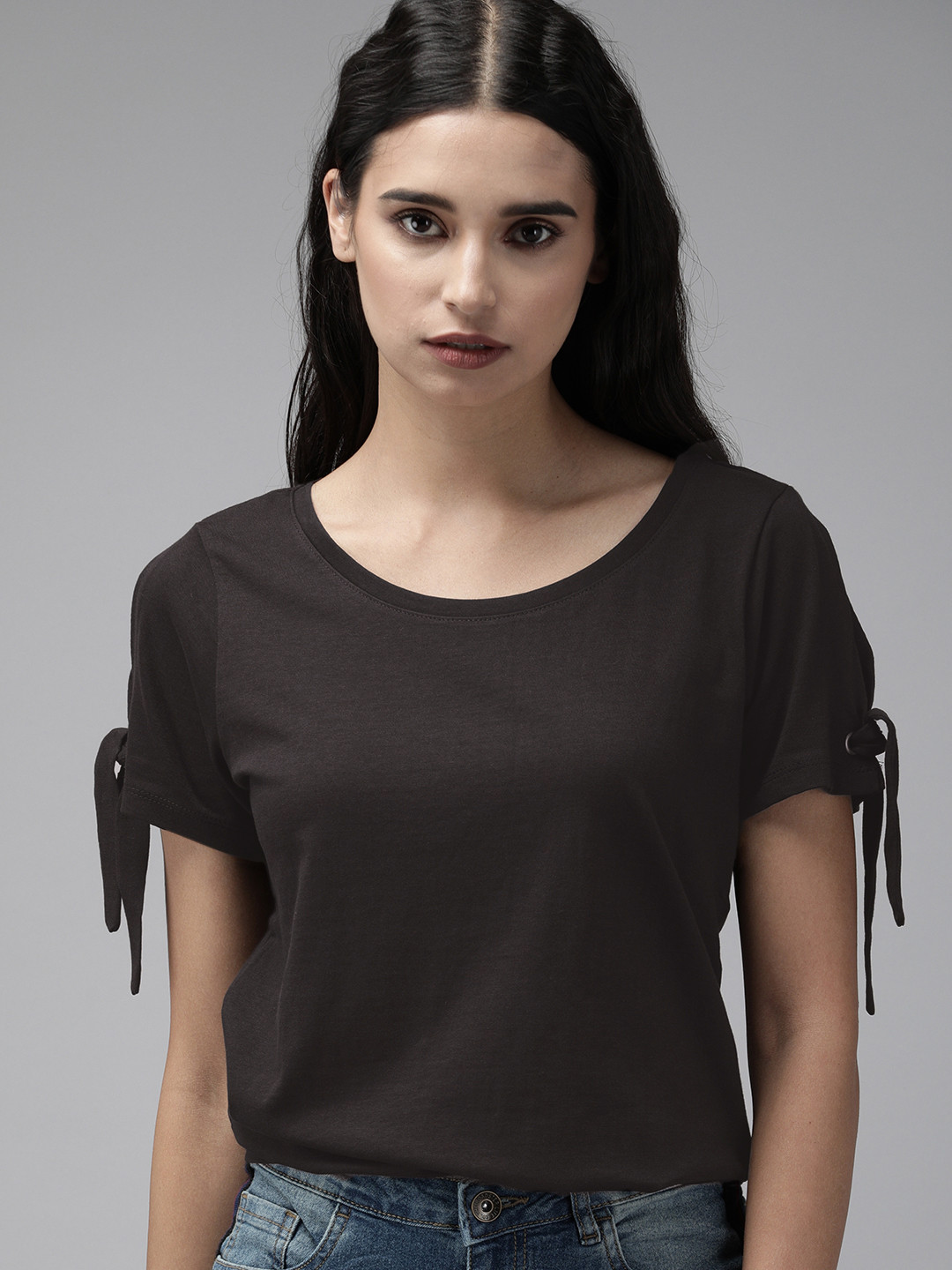 

The Roadster Lifestyle Co Black Solid Pure Cotton Regular Top