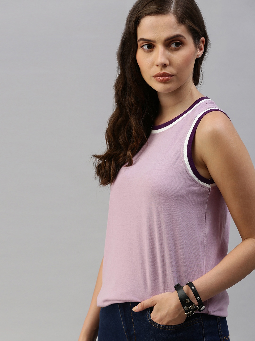 

The Roadster Lifestyle Co Women Purple Solid Round Neck Pure Cotton T-shirt