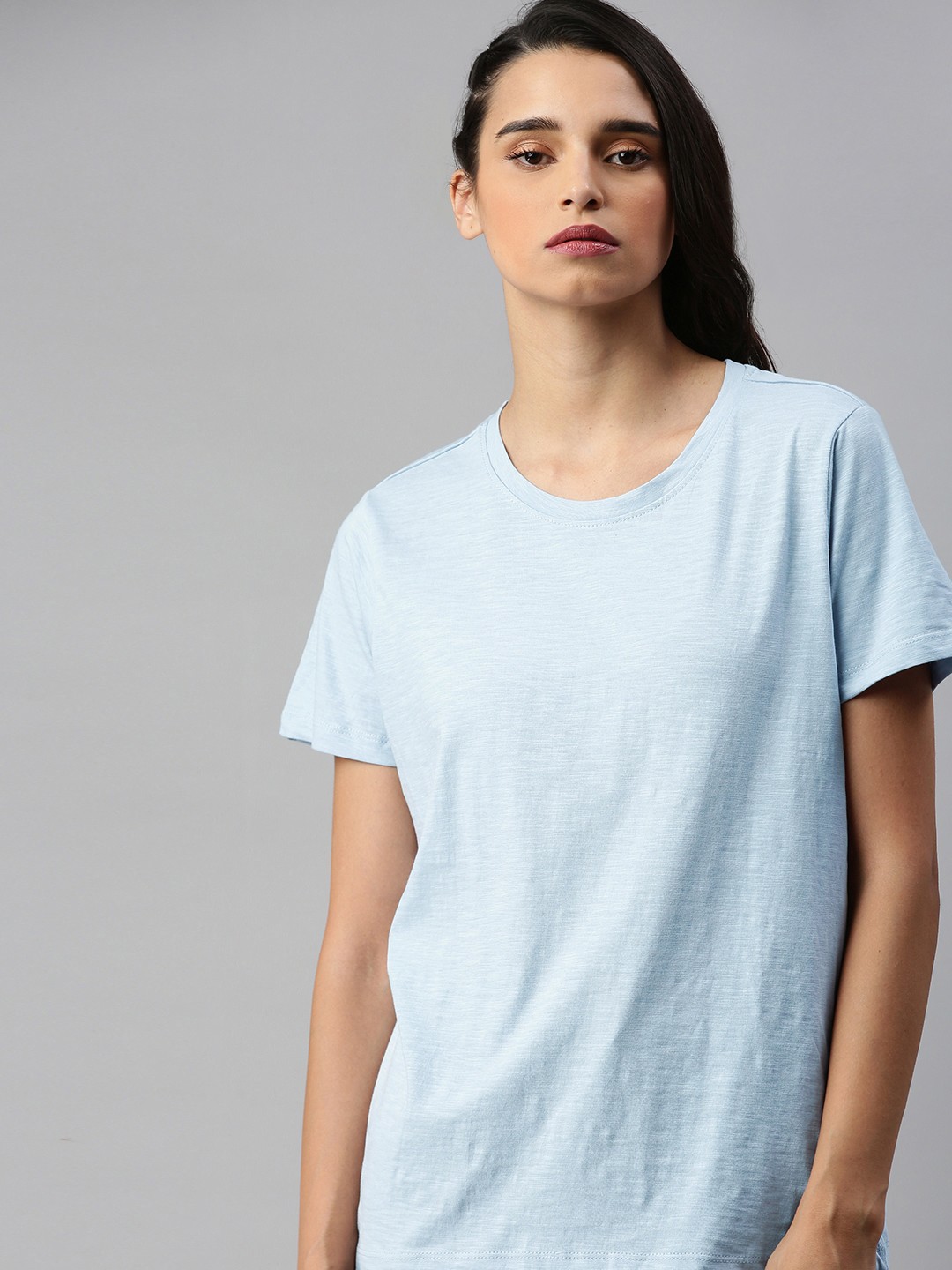

The Roadster Lifestyle Co Women Blue Solid Round Neck Pure Cotton T-shirt