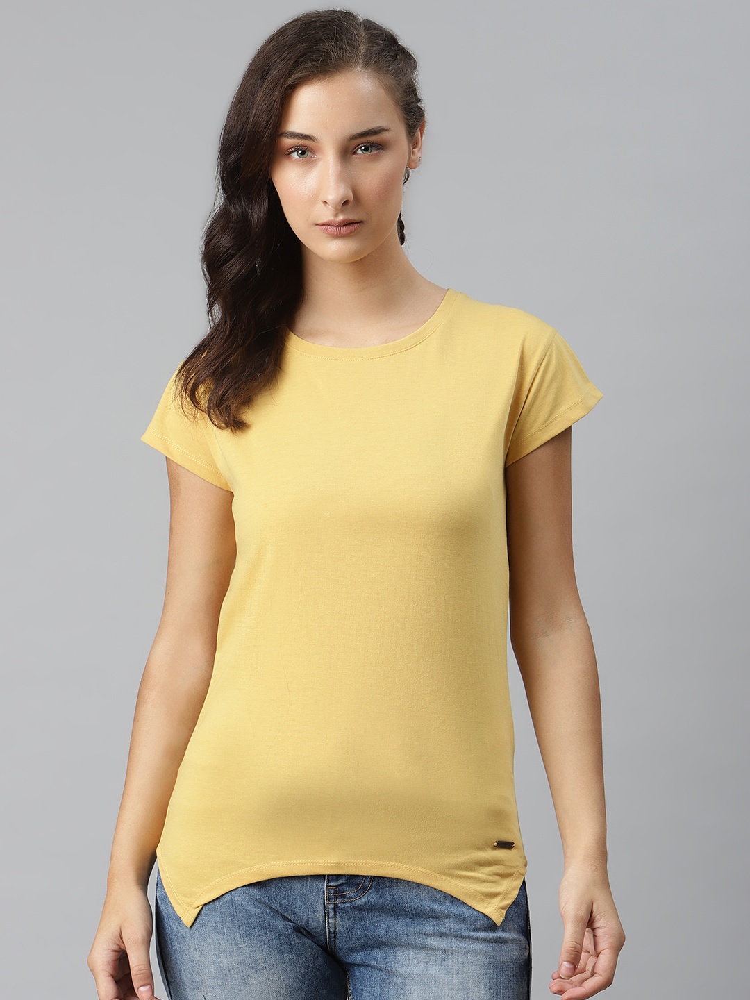 

The Roadster Lifestyle Co Women Mustard Yellow Solid Round Neck T-shirt