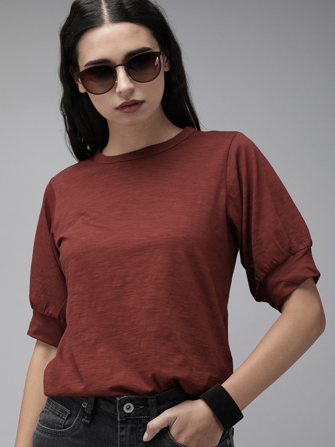 

The Roadster Lifestyle Co Women Maroon Solid Round Neck Pure Cotton T-shirt