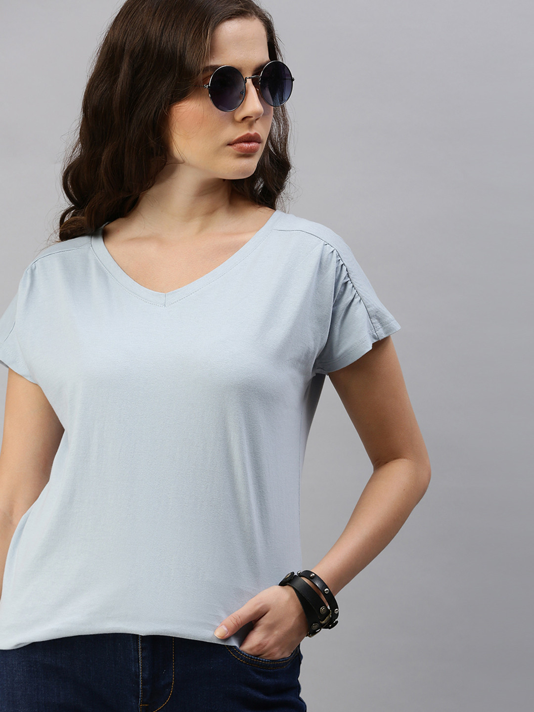 

The Roadster Lifestyle Co Women Blue Solid Round Neck Pure Cotton T-shirt