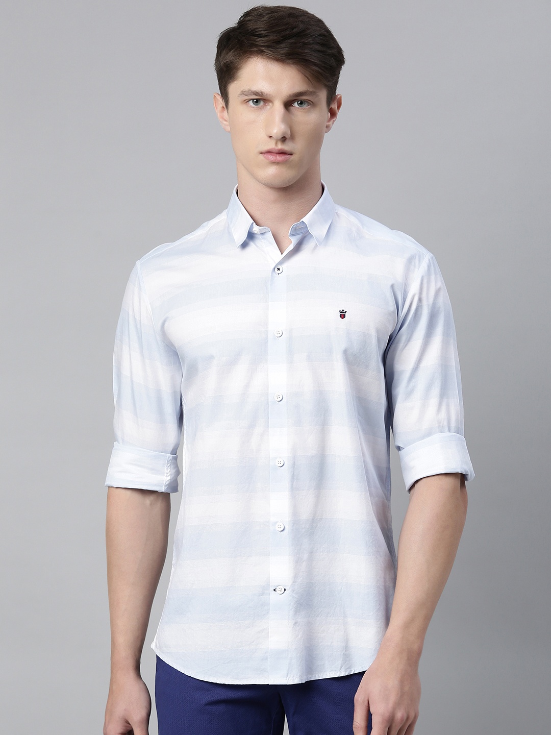 

Louis Philippe Sport Men White & Blue Slim Fit Pure Cotton Striped Casual Shirt