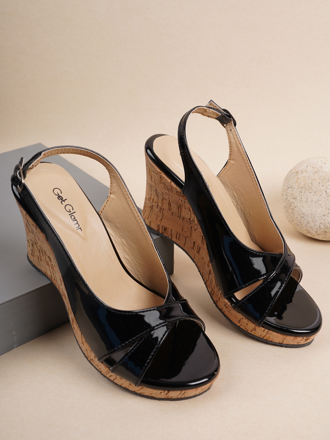 

Get Glamr Women Black Solid Sandals