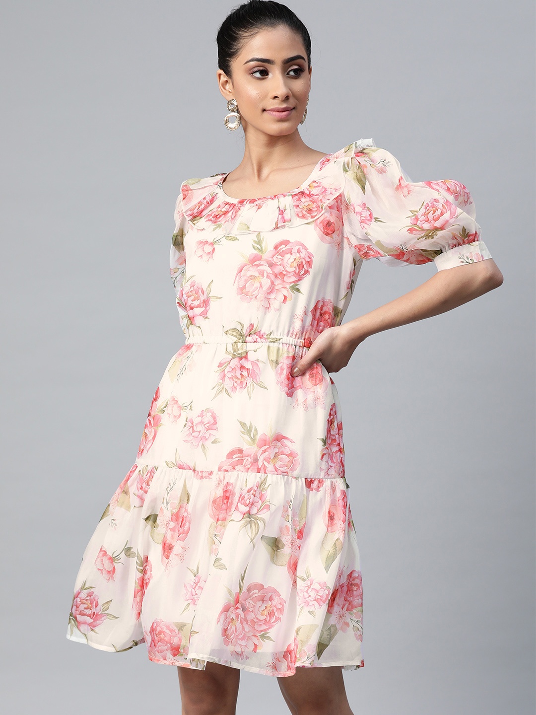 

SASSAFRAS Women White & Pink Floral Printed Tiered Fit and Flare Dress